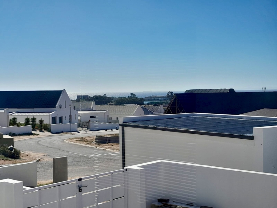 2 Bedroom Property for Sale in Harbour Heights Western Cape